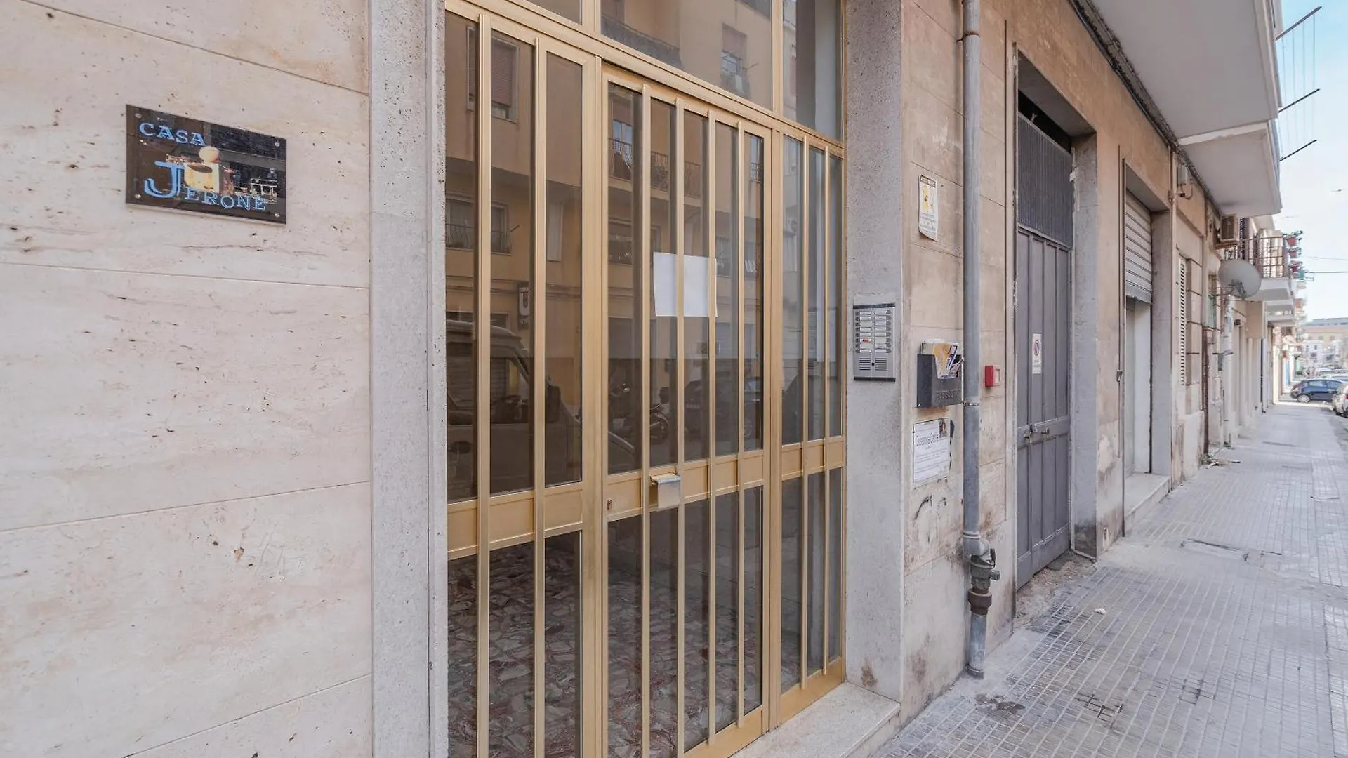 Casa Jerone - City Center Syracuse Apartment